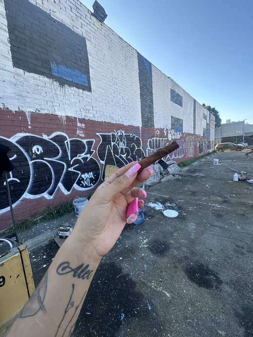 Watch sick ass foo's leaked NSFW photo on TwXstars