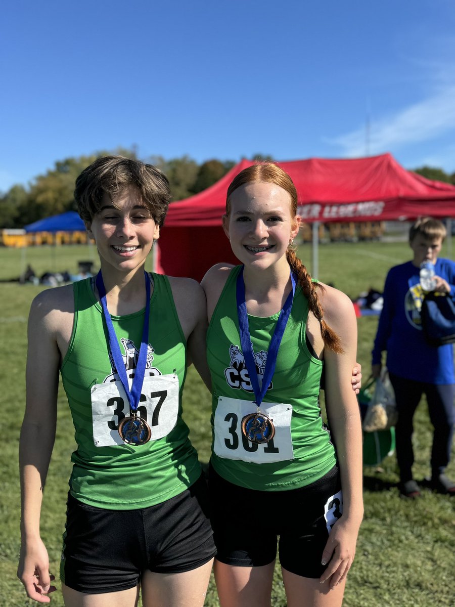 CSPrunners's tweet image. Vars Girls win Alden Invite on a 6th place tie breaker to edge out 2nd place class b Batavia. 
Vars boys 3rd and mod boys take 2nd!
5K Career PR’s by Grace, Baya, Bria, Abby, Flynn (8th grade CSP record), Chris (7th Grade CSP record) , Ely and Max!  Great day to be great!