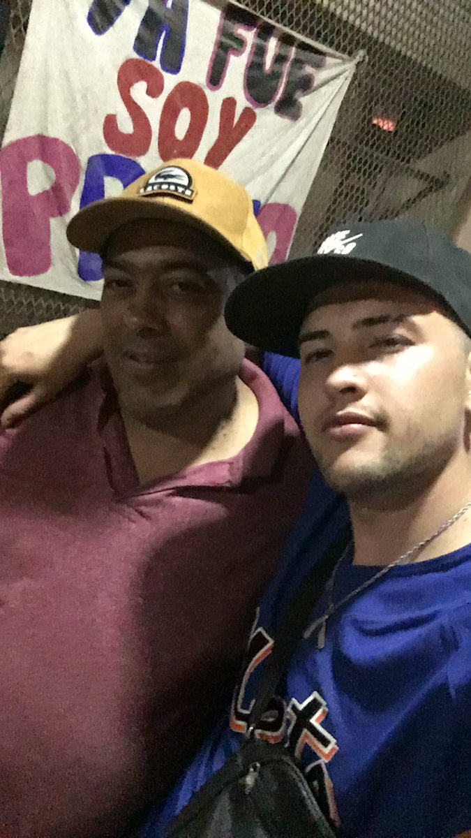 ElBarrientoss's tweet photo. Llegan los domingo, y me las baja por que extraño banda baires, más que nada a mi compa el negro pablo , mi tio, mi viejo mi compa sin dudas... https://t.co/6Iehj8Dip5