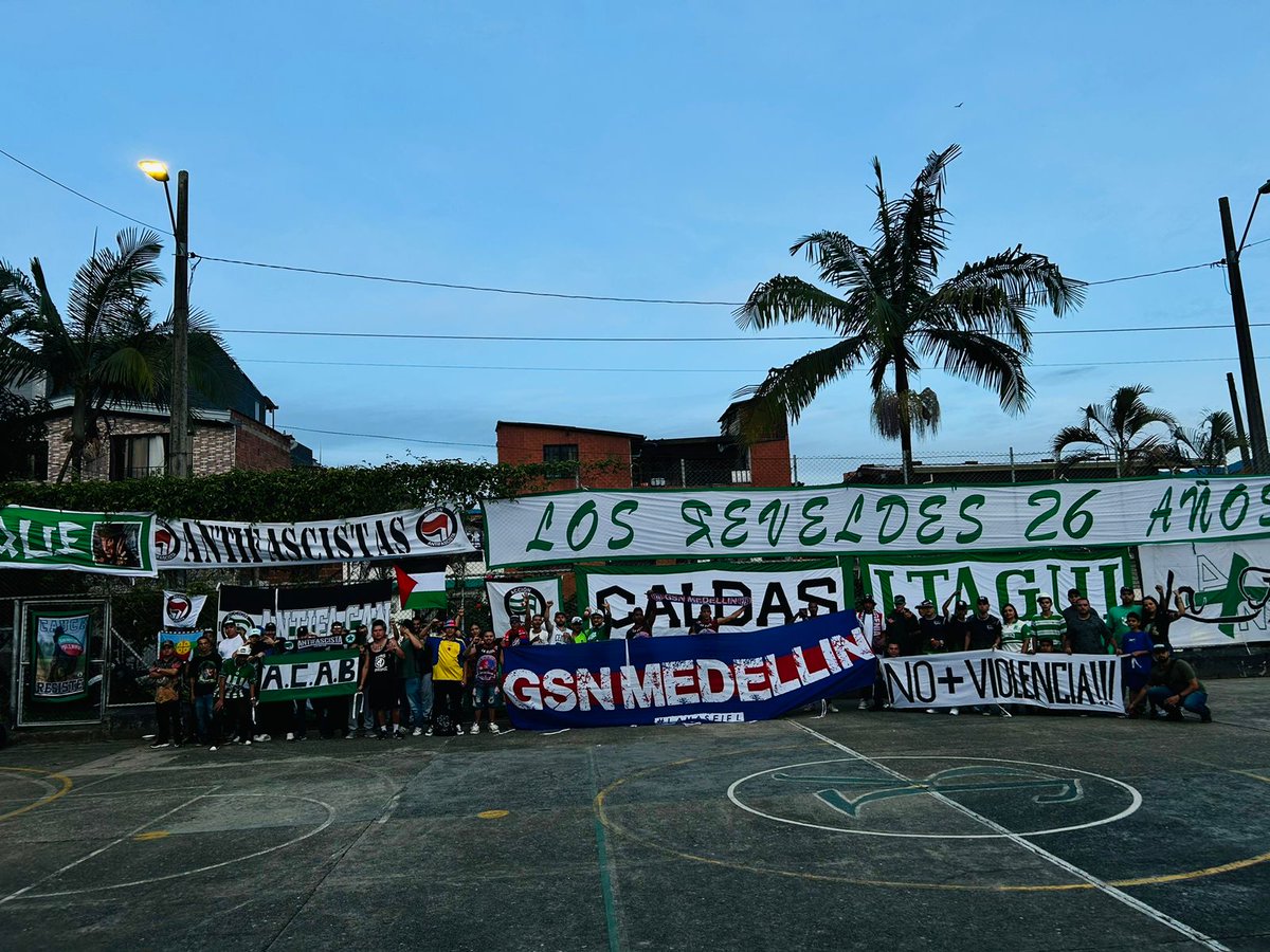 El fútbol como movimiento popular en contra de las barreras que nos impone el regionalismo,a días del lamentable suceso en el Atanasio Girardot, demostrando que si podemos compartir un espacio de paz y convivencia, para las familias <a href="/FicoGutierrez/">Fico Gutiérrez</a> <a href="/nacionaloficial/">Atlético Nacional</a> <a href="/INDERMEDELLIN/">Inder Medellín</a>
