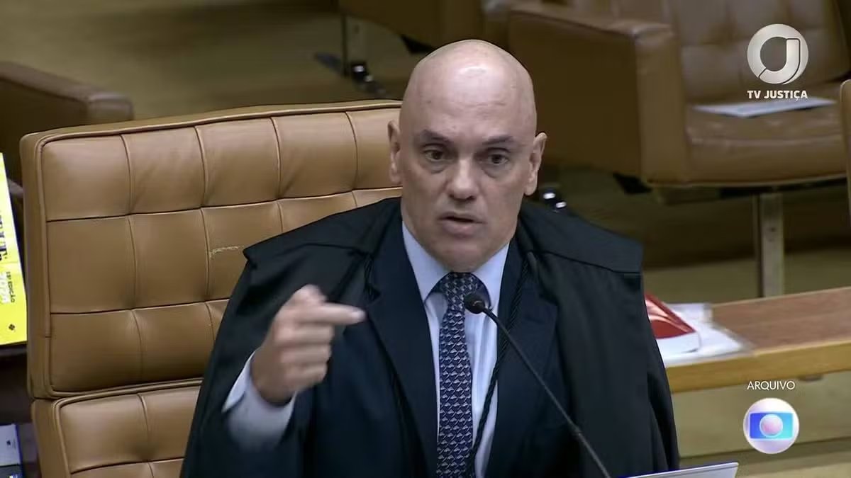 RafaelFontana's tweet photo. Vítima: Eu
Testemunha: Eu
Investigador: Eu
Acusação: Eu
Relator: Eu
Juiz: Eu mesmo
Instância superior: Também eu

Como um país chega a isso? https://t.co/DkignYXBjY
