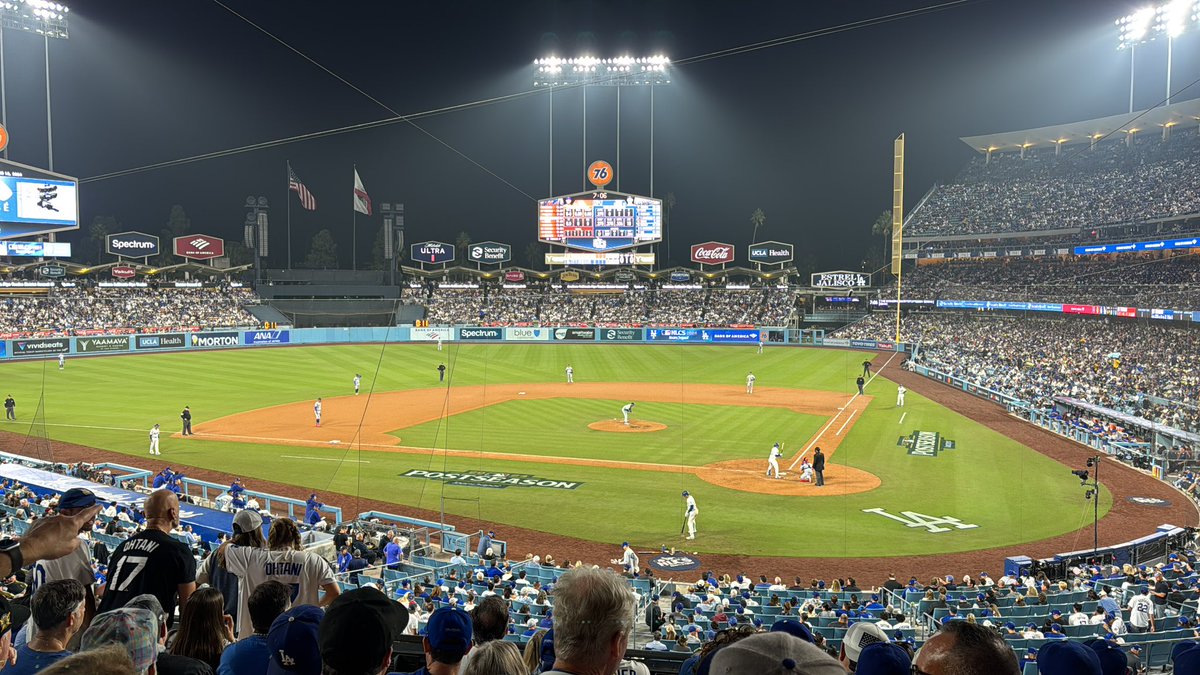 MrR0bles's tweet photo. NLCS Game 1 #Dodgers https://t.co/v49Unntpqa