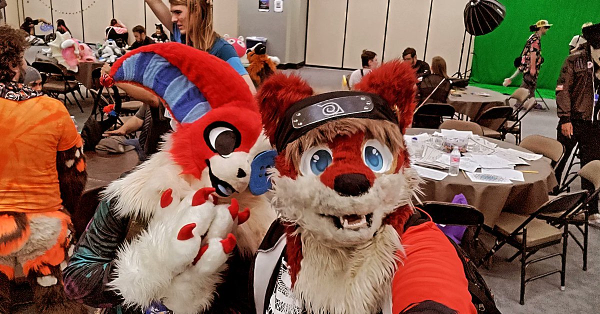 75Gallant's tweet photo. Feels like a good time at AZFC 2024
#azfc #azfc2024 #furrywolf🐺 #fursuiting https://t.co/WvmdOXlAIb