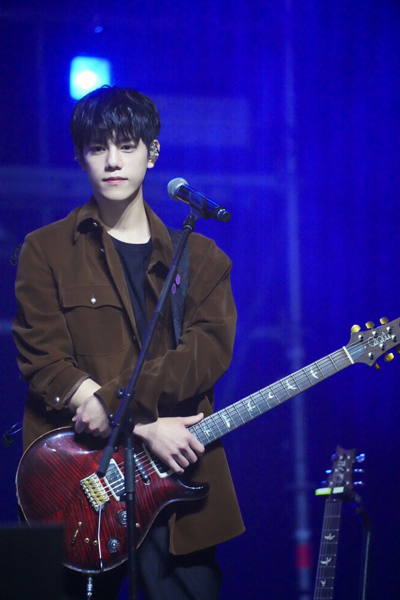 241013 어썸스테이지

후니는어때요?
먐미 말 짱마니함😻 

#NFlying #엔플라잉 #차훈 #AWESOMESTAGE