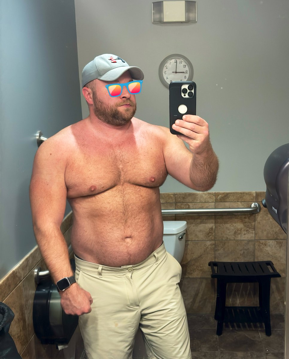 swolling_flyguy's tweet photo. #fur
#heavychest
#daddynipples https://t.co/WaT0K0sRJM