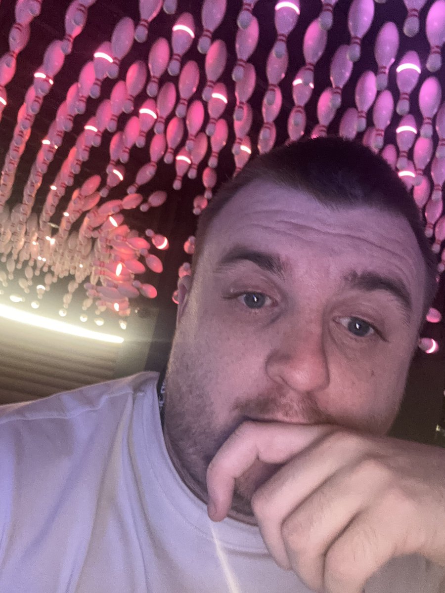 Maddog_1992's tweet photo. Also @tjbreezy__  stealing my phone to take selfie #notchamp https://t.co/T6wWtYyWKj