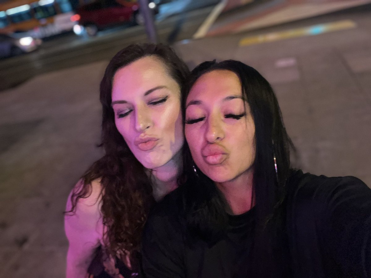 shortystar2's tweet photo. In love 🥰 https://t.co/wIVdx6VnJM