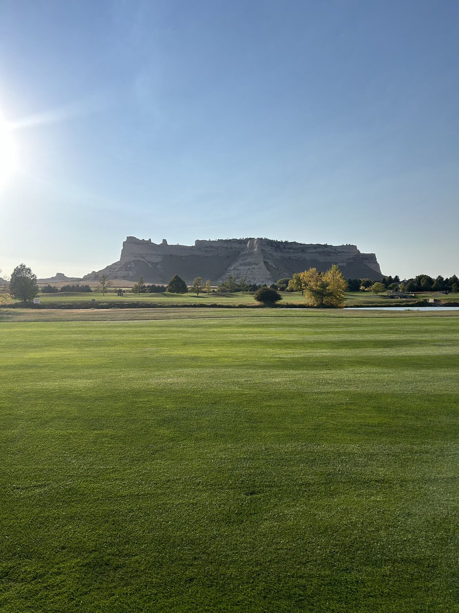 Early Morning Dunkin Donuts ✅
6 Hour Drive ✅
Practice Round ✅
These girls are ready to tackle Monument Shadows tomorrow morning!
