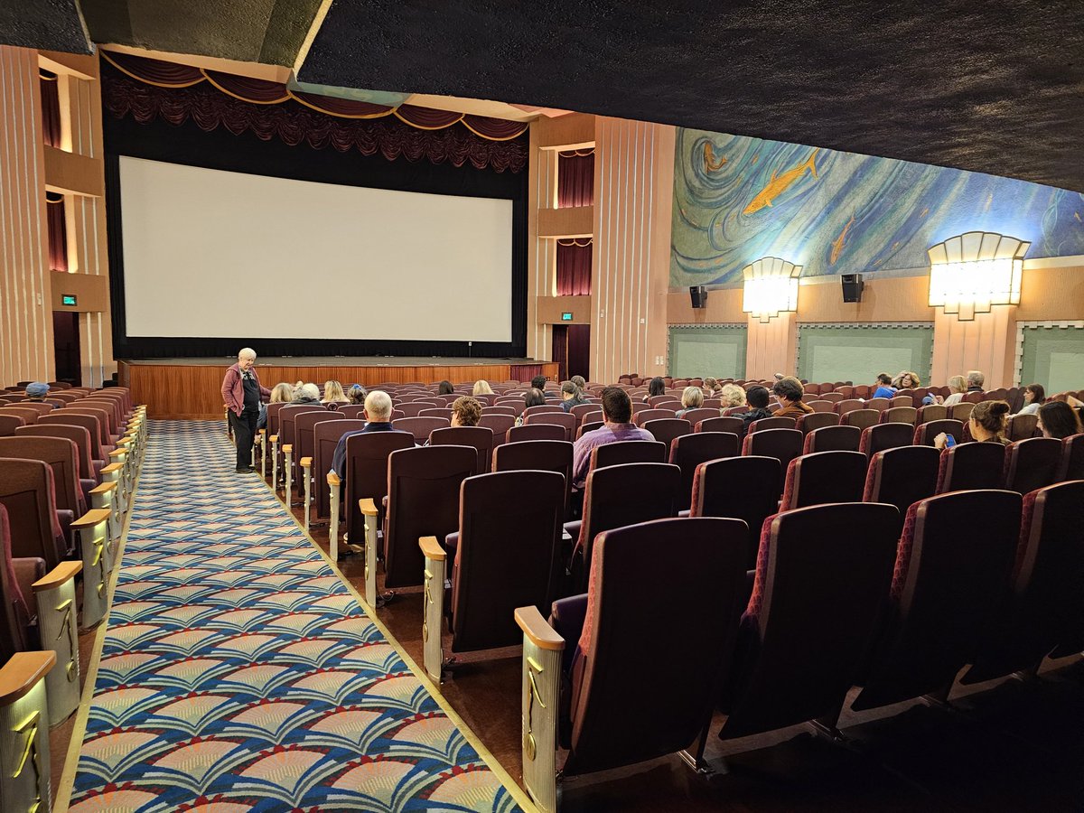 backagaintravel's tweet photo. Experiencing the Newport Beach Film Festival at the renovated Lido Theater is magical. Check out the film schedule and all the free programs with Oscar winning Editors, Costume Designers and Cinematographers.

https://t.co/782AN4b3NS

@nbff #NBFF2024 #BePartoftheScene https://t.co/caxbvRw4qr