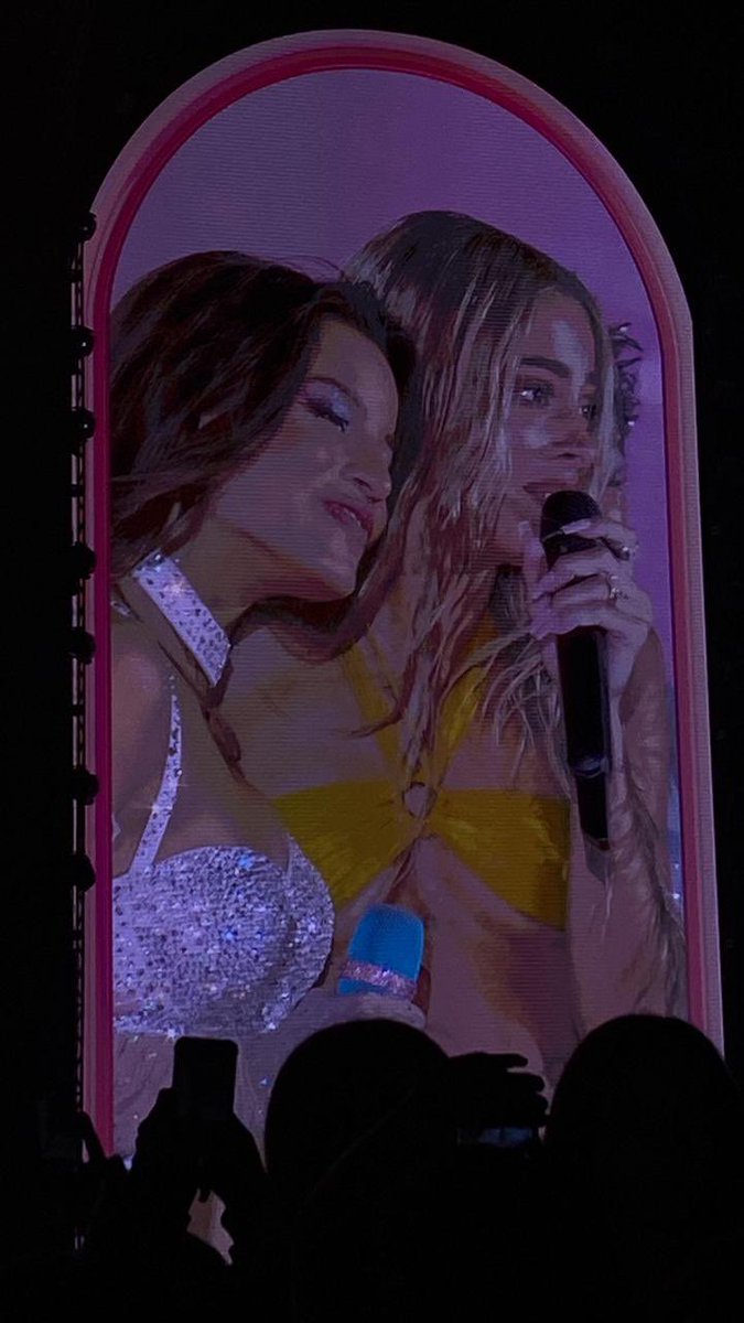 Emilia Mernes Brasil tweet media