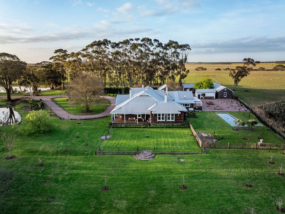 AusPropJournal's tweet image. A WRAP up of #developmentsite and #commercialproperty investment opportunities across Australia. #CRE #commercialrealestate #RetailLeasing #IndustrialLeasing #OfficeLeasing
australianpropertyjournal.com.au/2024/10/13/apj…