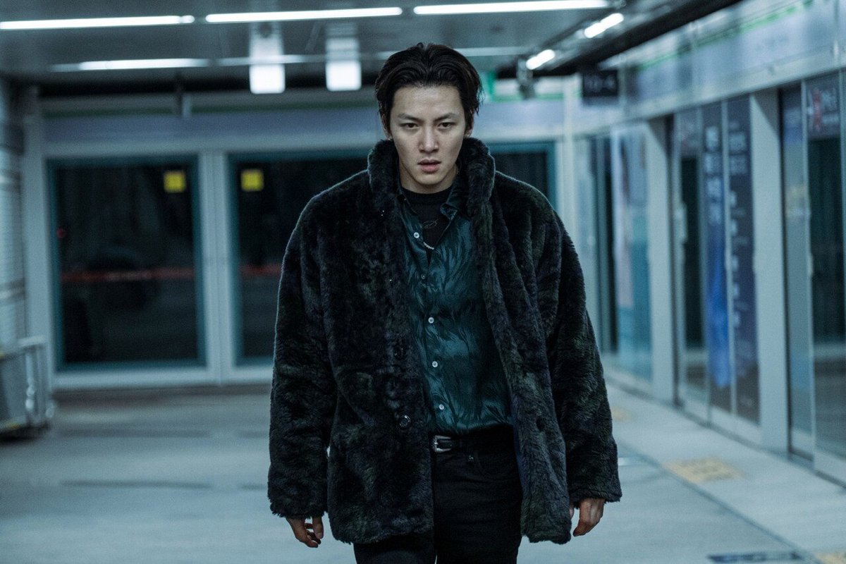 34Lkl's tweet photo. '#GangnamBside' #Jichangwook, complete transformation into lawless villain... Still cuts released 😭😭😭

I can't wait to meet Yoon Gil-ho😚😘😘

https://t.co/M6Y1HiETvM https://t.co/sC3vGVBQPa