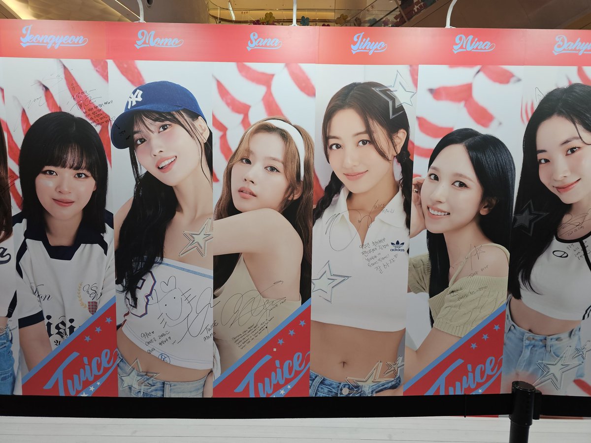 hydropumpp's tweet photo. #TWICE #twice #ONCE #HOME_9GROUND #9WICE_POPUP https://t.co/8iO2DWcw7P