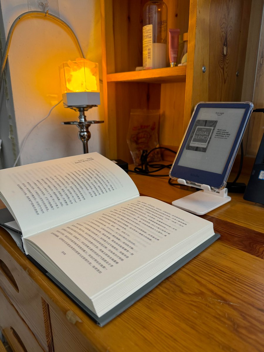 Dorothyovov's tweet image. 読書コーナー📕