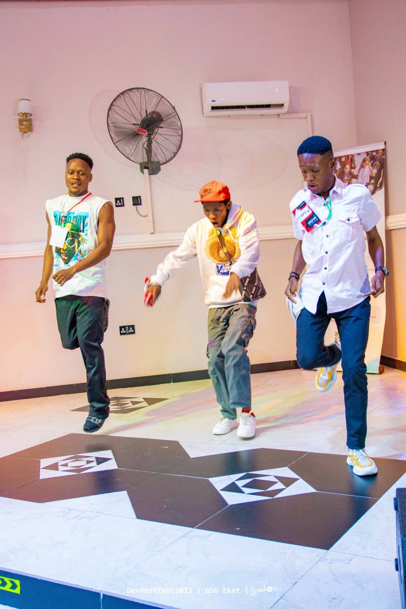 gdg_eket1's tweet photo. 4 Days To Go!

🎉🎉 Throwback to #DevFestEket23

Moment: #Fun

Can you really afford to miss this year’s edition? #DevFestEket2024🤔

That's a big NO! 😀

Get your tickets NOW  at https://t.co/ysQuje9rkJ https://t.co/O6P2VLBq1w