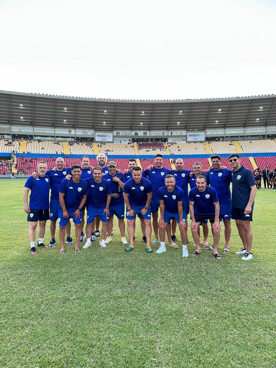Disfrutando con esta hermosa banda.
Siempre la ⚽️