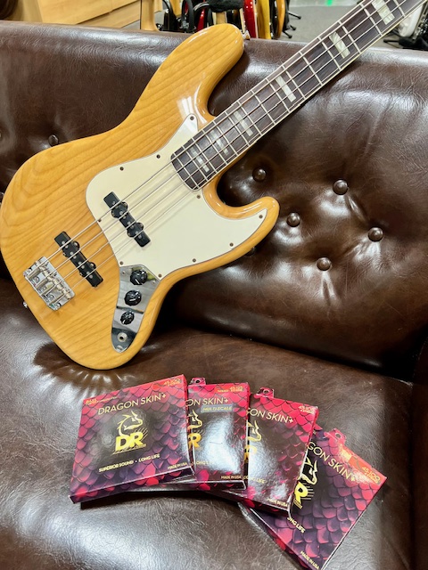 1484shibuya's tweet image. DR コーティング弦 DRAGON SKIN+ ステンレスベース弦各種入荷しました。店頭のジャズベに張ってみましたので、お試し頂けます！マルチスケール用もあります
ishibashi.co.jp/ec/search/?SWD…
#DRstrings #bassstrings #multiscale