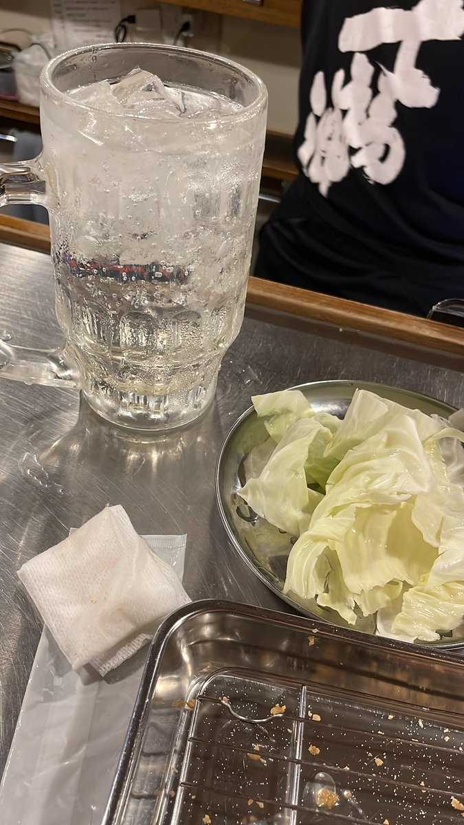 HK_candk's tweet photo. 儚く散り、
今日の予定なくなり
ひとりのみ🍺 https://t.co/zM39azYJtg