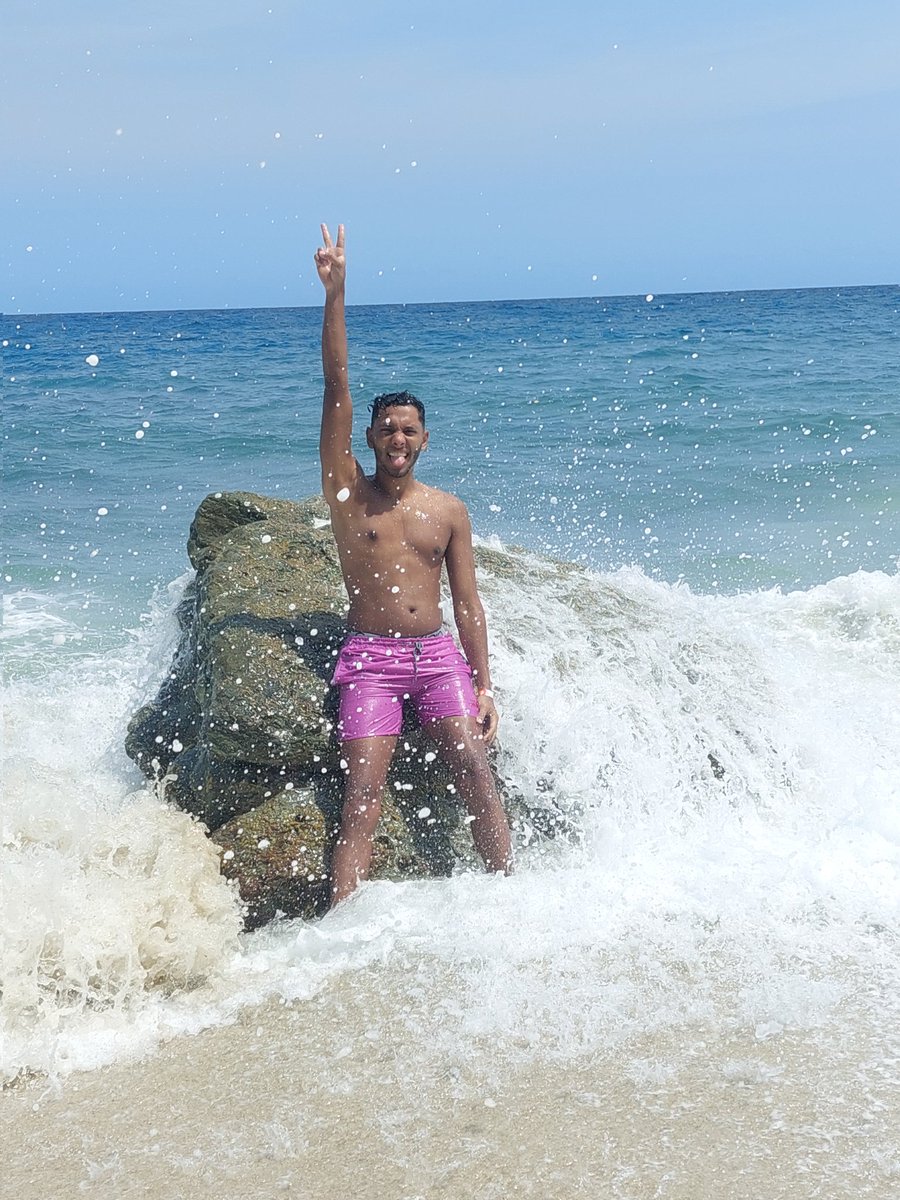 Hectorjzd's tweet photo. Quiero volver 😎 https://t.co/3MhO4SLn8m