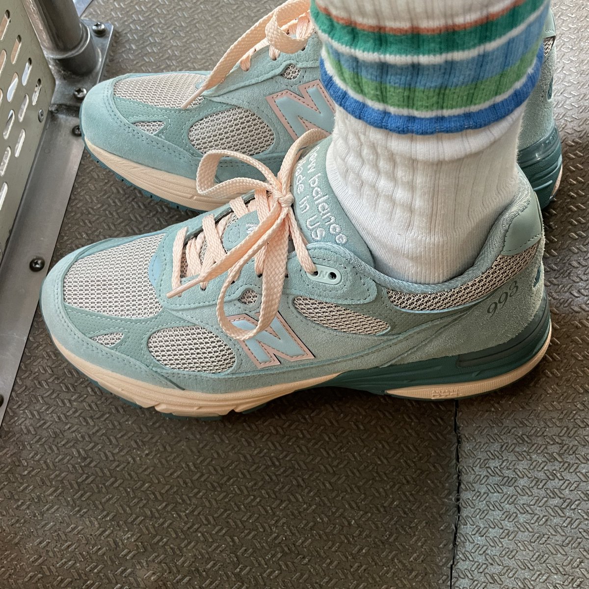 バスでお出かけ
天気のいい日に履いてあげないと
ニューバランス993JFG