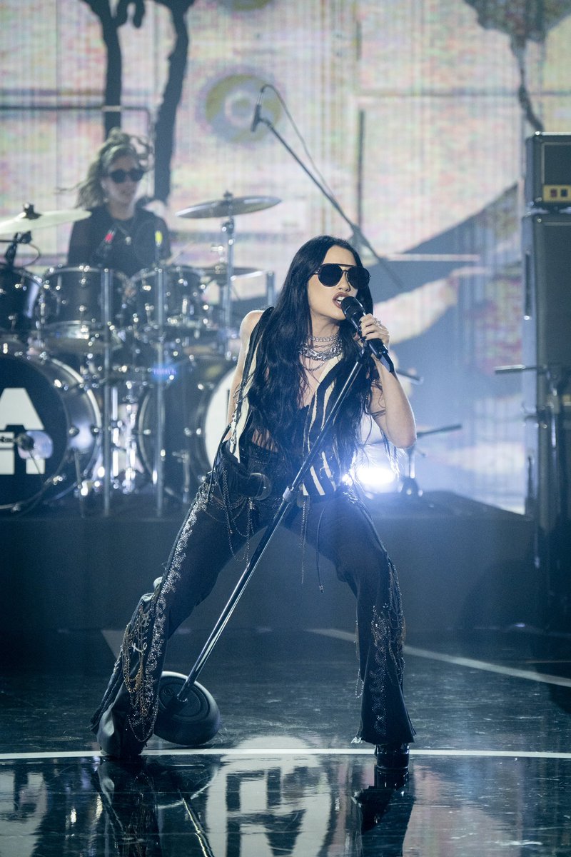 ⭐️🎸 <a href="/lalioficial/">Lali</a> brilló durante su presentación en el programa de @gimenezsuok

📷 @adriandiazfoto