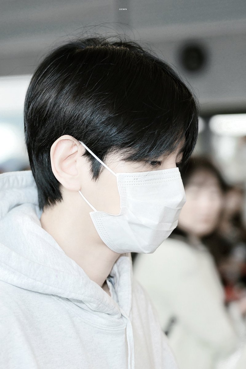 241013 🐾☁️🌫️🤍
#BAEKHYUN #백현 <a href="/B_hundred_Hyun/">Baekhyun_EXO</a>