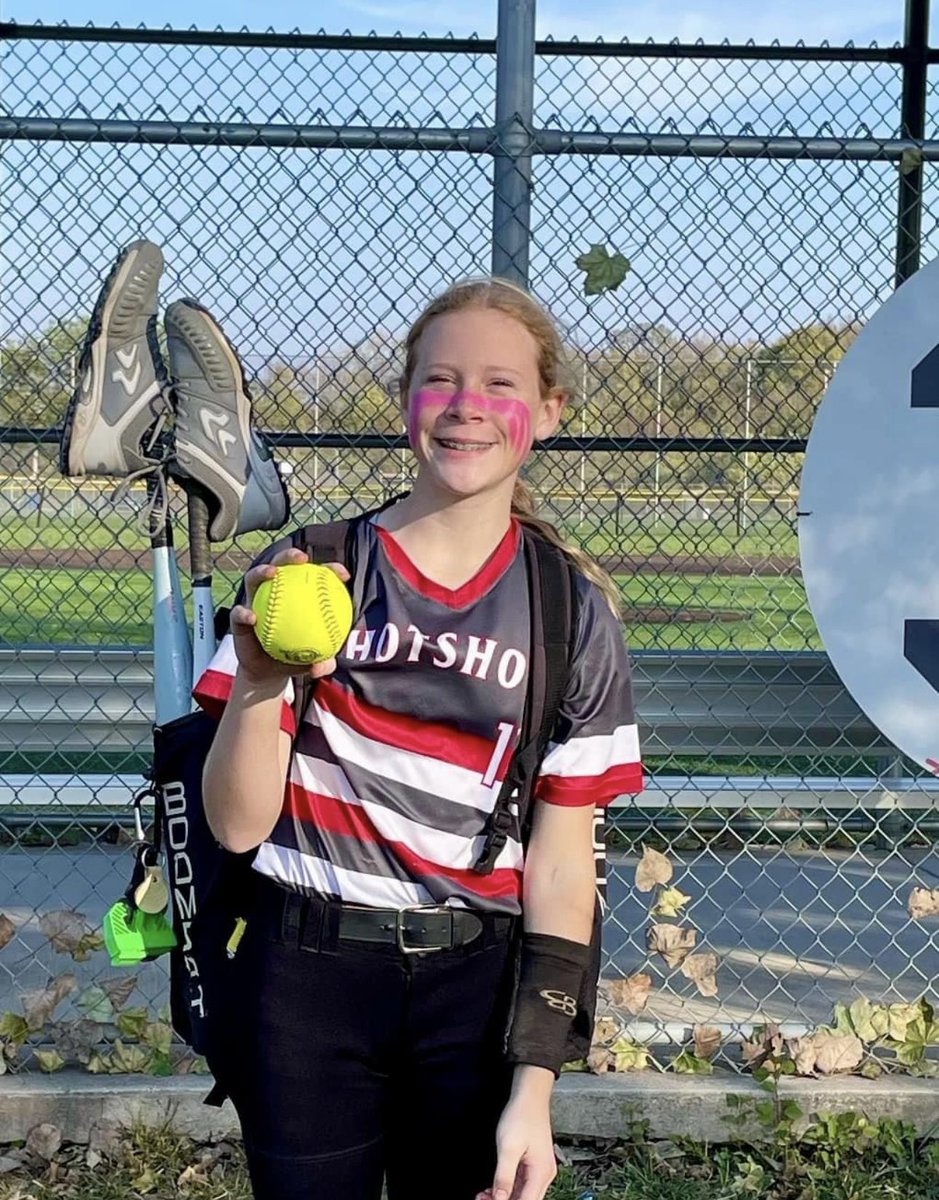 Hotshots Premier 2011 - Rowe (@hotshots_rowe) on Twitter photo Congrats to our #14 Paisley Rowe on her FIRST over the fence home run!! 💣💪🏻 hard work pays off! <a href="/PaisleyRowe14/">Paisley Rowe</a> Congrats to our #14 Paisley Rowe on her FIRST over the fence home run!! 💣💪🏻 hard work pays off! <a href="/PaisleyRowe14/">Paisley Rowe</a>