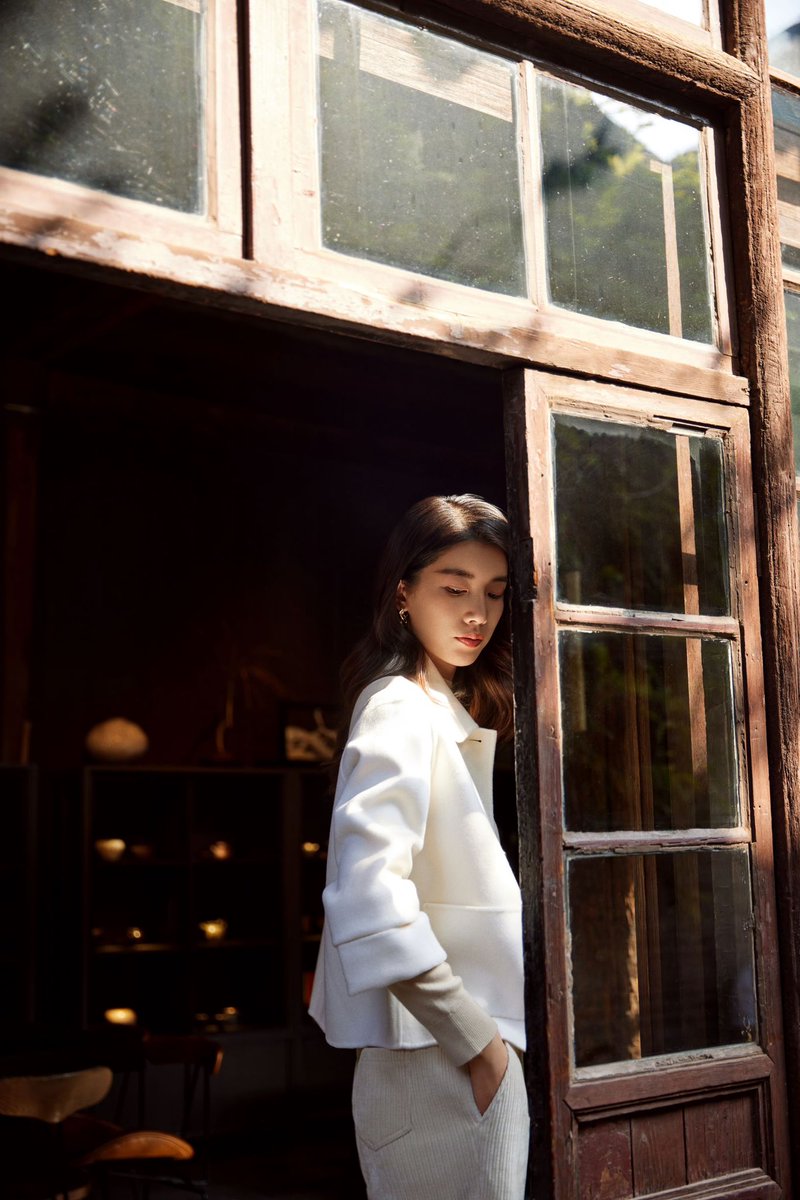 juzui_official's tweet photo. 𝐉𝐔𝐙𝐔𝐈 Autumn collection 2024
A leisurely afternoon,
With soft cashmere material, elegant interpretation~
In the quiet lane, feel the thick autumn.
#JUZUI #fashion #fashioncollection #fall #2024fall https://t.co/tnDpbFSfhL
