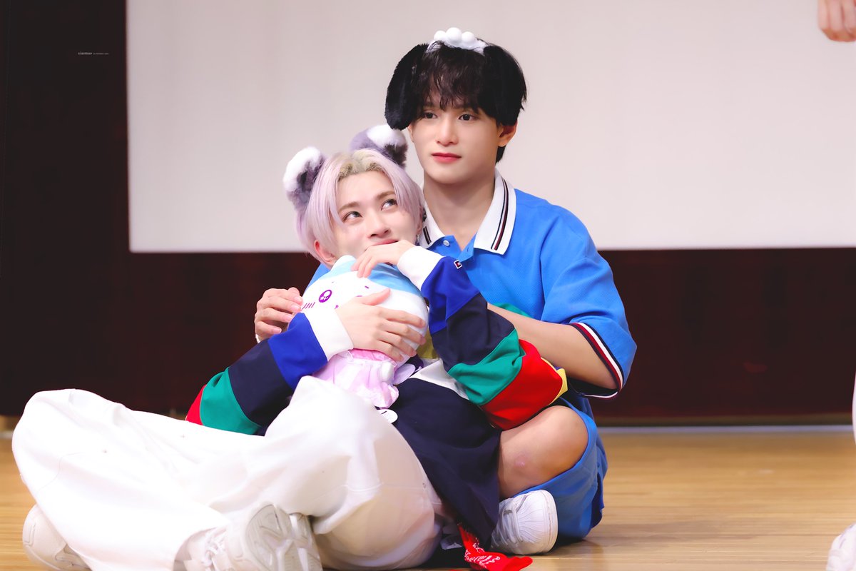 xiaomao615's tweet photo. 241005 HQ

#소디엑 #XODIAC #리오 #LEO #자얀 #ZAYYAN https://t.co/AvWQ7R9cjk