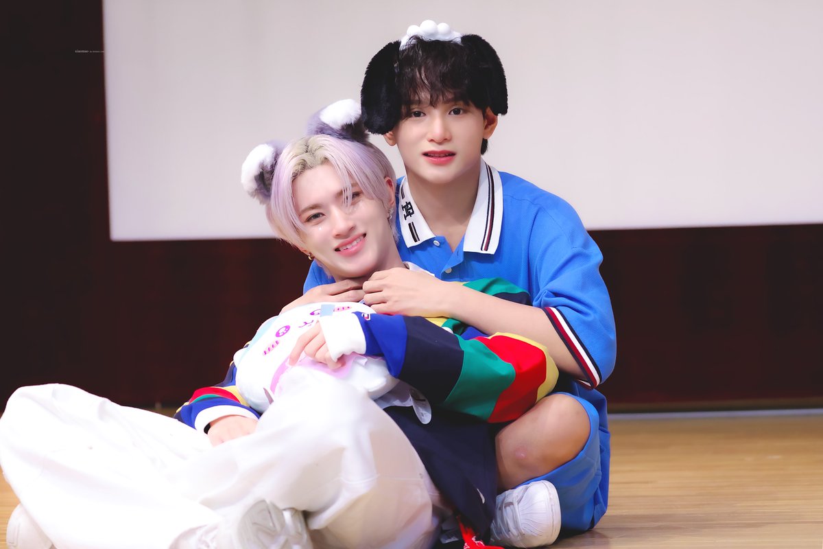 xiaomao615's tweet photo. 241005 HQ

#소디엑 #XODIAC #리오 #LEO #자얀 #ZAYYAN https://t.co/AvWQ7R9cjk