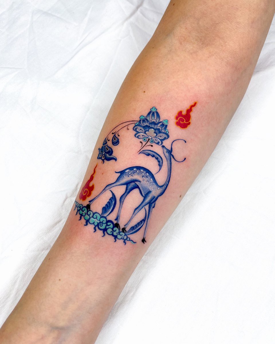 🦌 Sevgiliye giden yol 
 #tattoo #tattooart #tattooed #ink #radiant