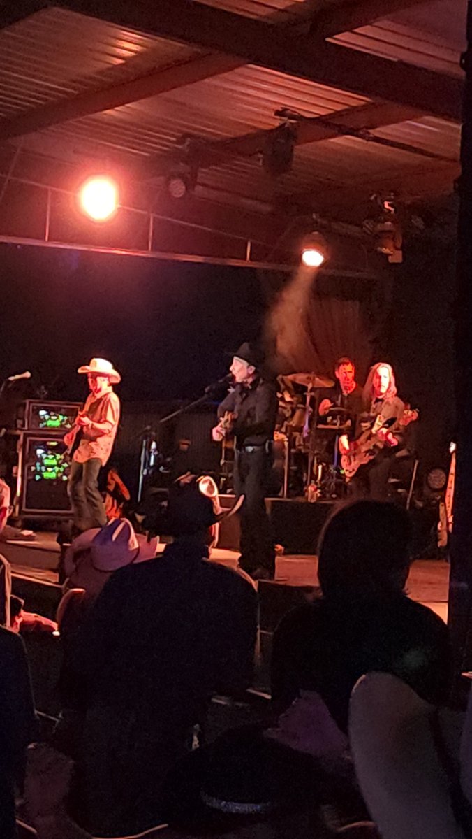 DamnSkippy_2020's tweet photo. We had a fabulous time at the @Clint_Black concert at @Floores tonight.
The opener was the cutest and quite talented @emilyann_music !
#KillinTime https://t.co/of4Kxk4eRv