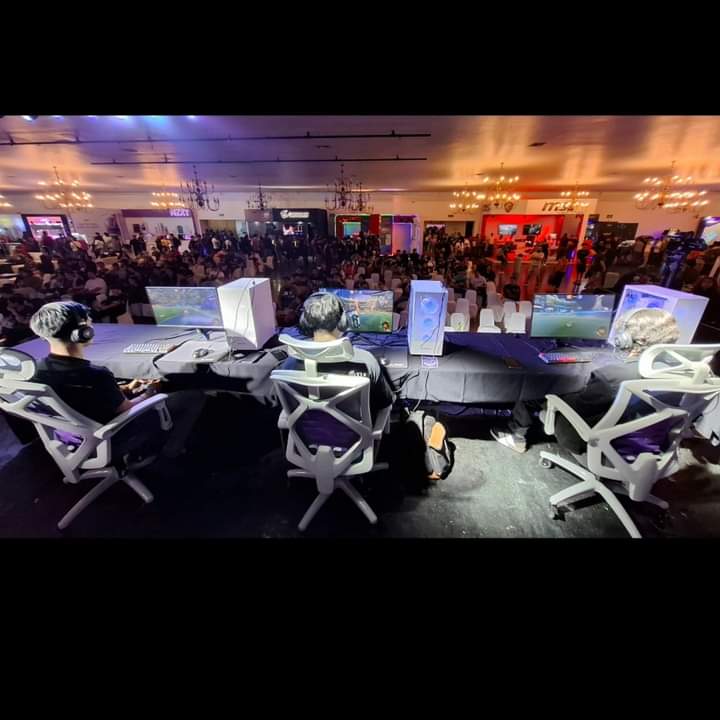 EsportsUdeG's tweet photo. Un poquito de lo que se vivió en el torneo de RL en #ddfest
Gracias a @DDTECHMX por la oportunidad de ser parte de tan grandioso evento. https://t.co/KtwOZZxDe9
