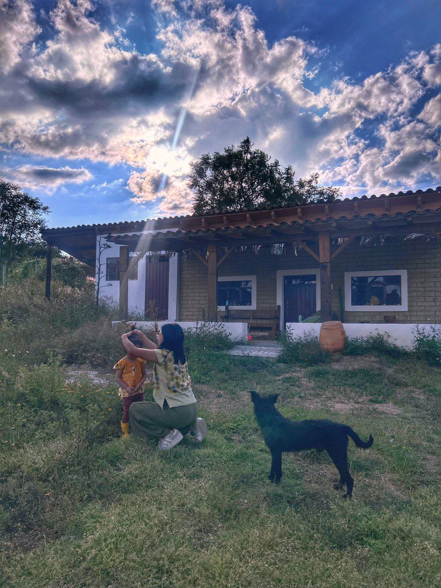 soñé con una casita en el campo 🌾🦔 lo que no imaginé es que el sueño cumplido lo compartiría con mi hija 😌