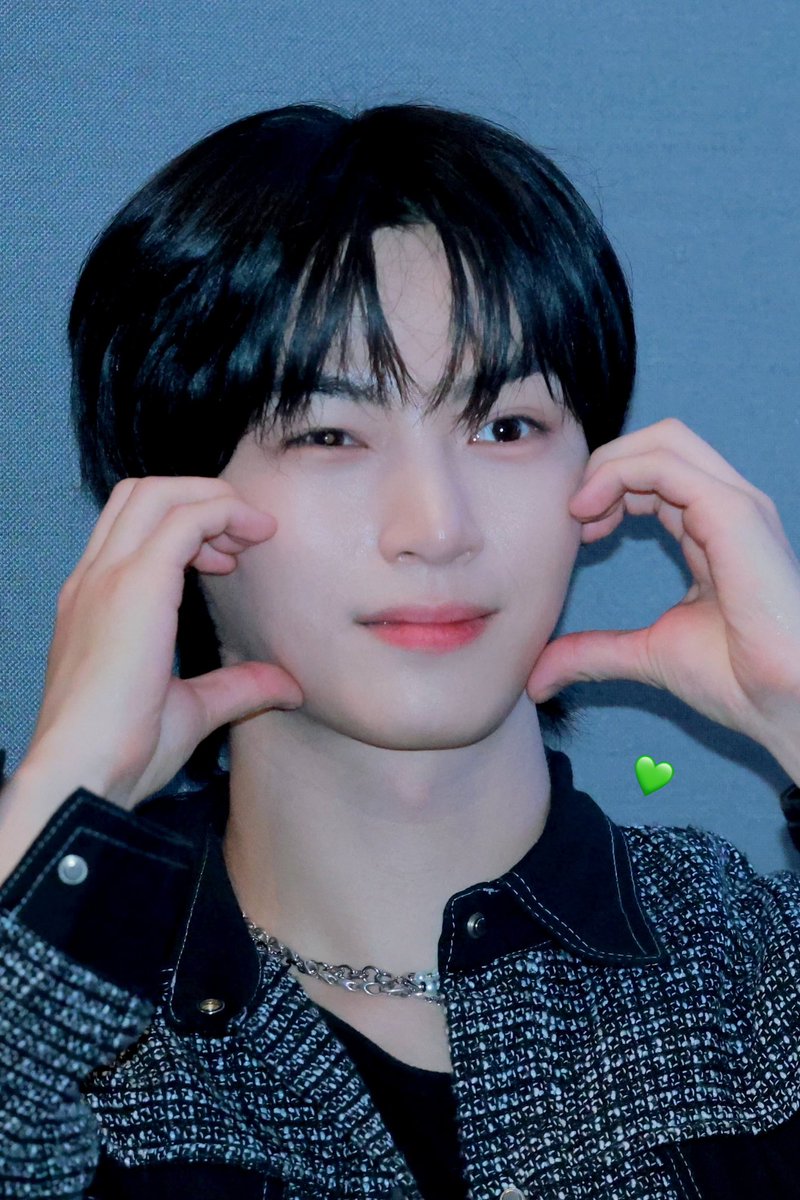 mingisea1103's tweet photo. 241013 송한겸
#재즈처럼더무비 #OMEGA_X #오메가엑스   
#한겸 #HANGYEOM https://t.co/vjJzR4aOyG