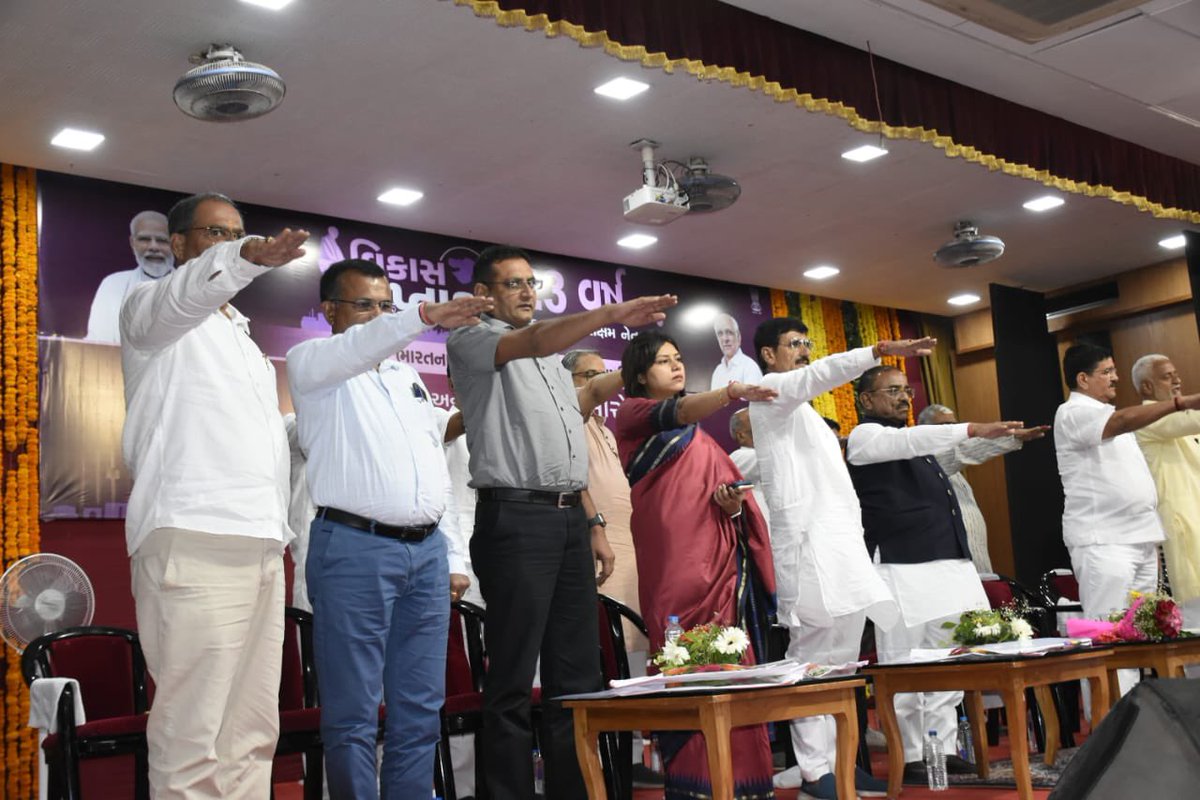 RACMehsana1's tweet image. મહેસાણા જીલ્લામા  વિકાસ સપ્તાહ અંતર્ગત  મા.મંત્રીશ્રી રૂષિકેશભાઈ પટેલ ના હસ્તે
રૂ10.69  કરોડ ના 161 કામો નુ ખાતમુહૂર્ત અને લોકાર્પણ સમારોહ યોજાયો.
#VikasSapath 
#23YearsOfSuccess 
@CMOGuj 
@CollectorMeh 
@GujPRHDept 
@InfoGujarat