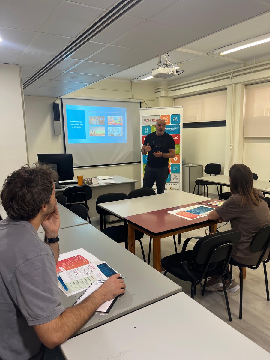 🔛 El taller "Vull crear el meu propi negoci, quins passos haig de fer?" ja està en marxa! 
💼 Estem descobrint les claus per emprendre amb èxit. Si vols posar en marxa el teu negoci, aquesta és la teva oportunitat!
T'esperem a 📍 Promodespí: C/ John F. Kennedy, 8 !