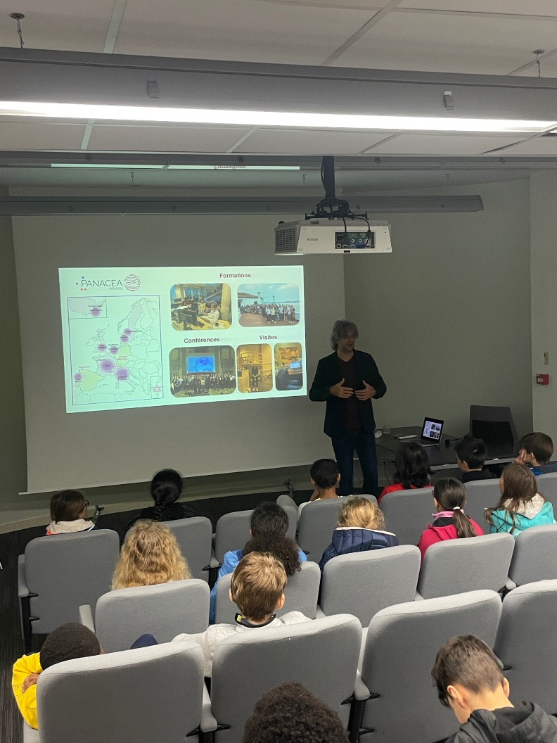 On Friday, October 11th, the CRMN team in Lyon welcomed students for the National Science Festival!  This visit is a bridge between research and the general public, inspiring young students to pursue careers in chemistry and physics by showcasing the real-world impact of science.