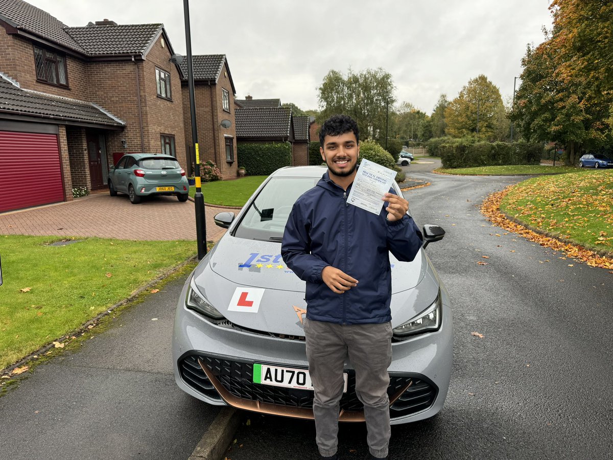 1stChoiceDA's tweet photo. Well done to Jay who passed his test today with @phildurose1 at the Kingstanding test centre

Well done from all of us at https://t.co/f66jzH0pKD 

Good luck in the future &amp; safe driving 🎉🚗 https://t.co/UQmG7YNRqH