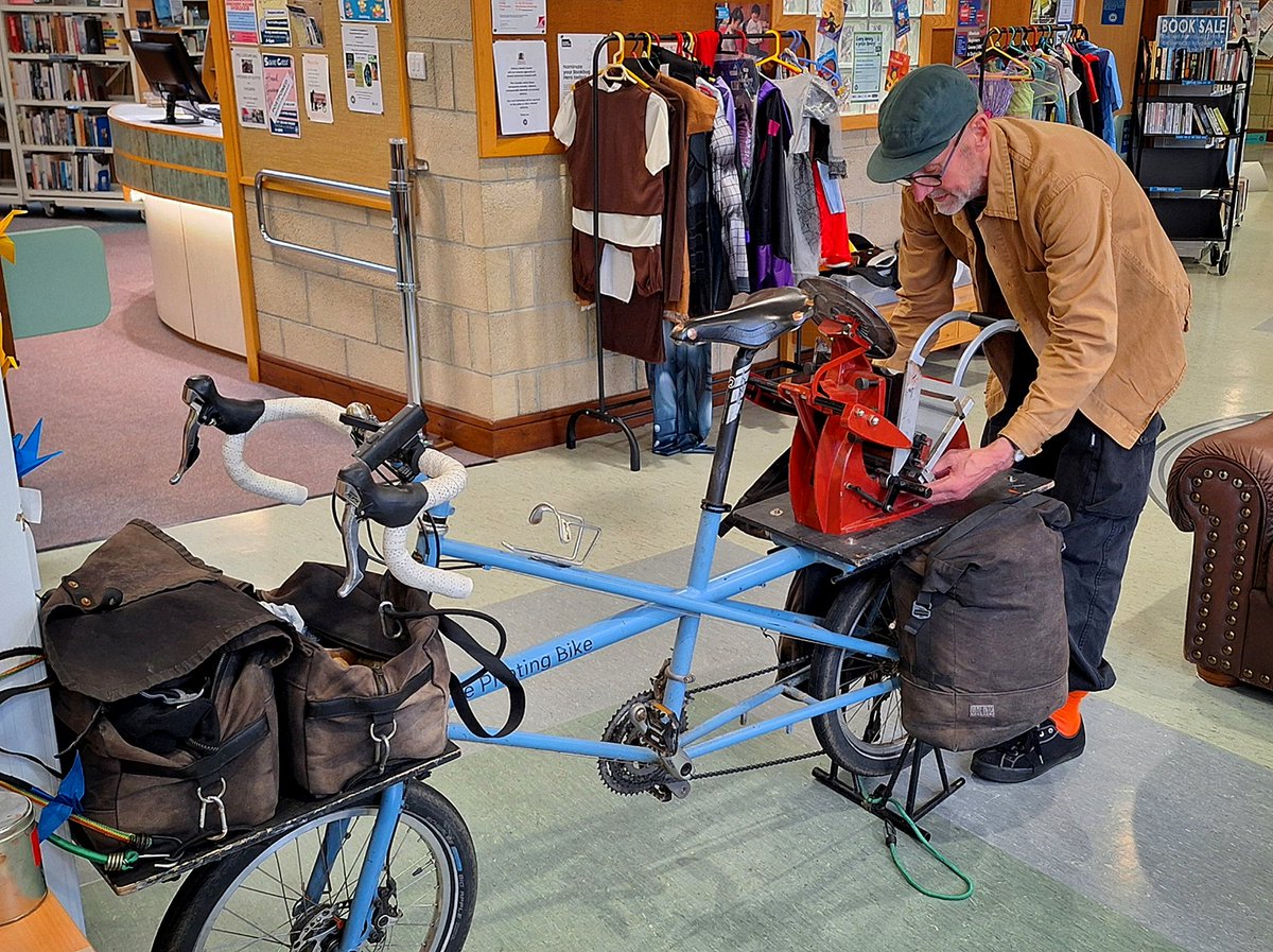 We've got Nick Hand in the foyer this morning using his amazing bike-mounted printing press to create bookmarks specially designed by Peter Lord from Aardman Animations!

Come along from 10am - 1pm today to meet Nick, get a bookmark, and see the printing press in action!