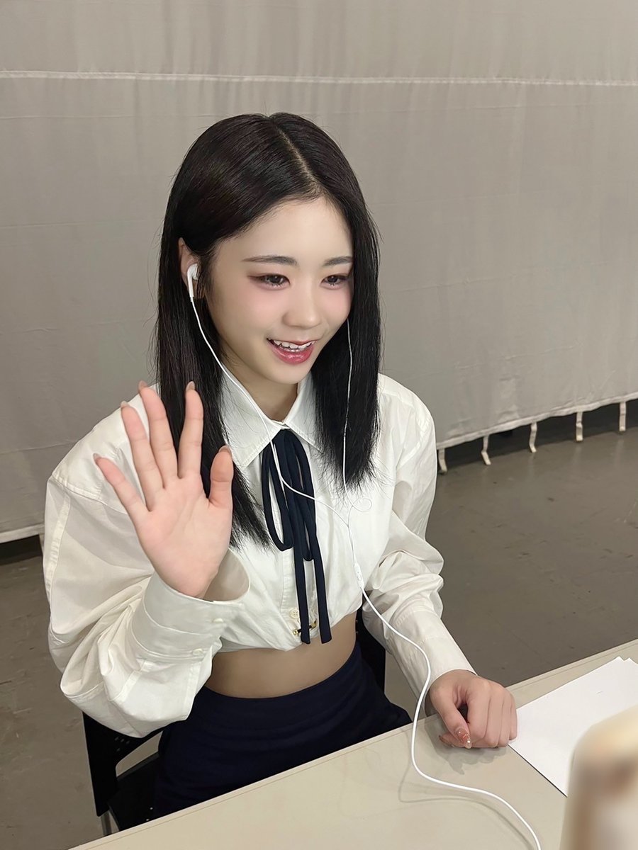 official__ME_I_'s tweet photo. 📸:⊹˚₊

20241014
@ ME:I 2ND SINGLE "Hi-Five"
オンライン特典会

#KEIKO #KOKONA 

#ME_I_Hi_Fiveオンライン特典会 
#ME_I #ミーアイ #미아이 https://t.co/vVAaQjd7CX