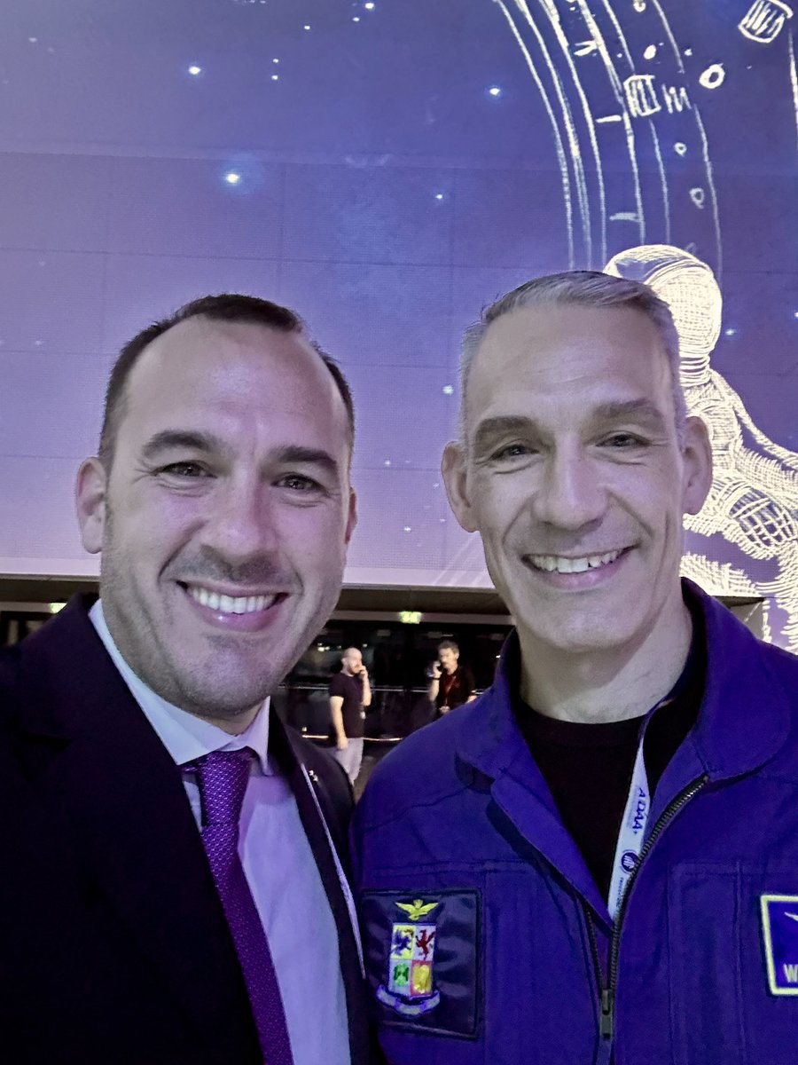 Manlio Di Stefano tweet media