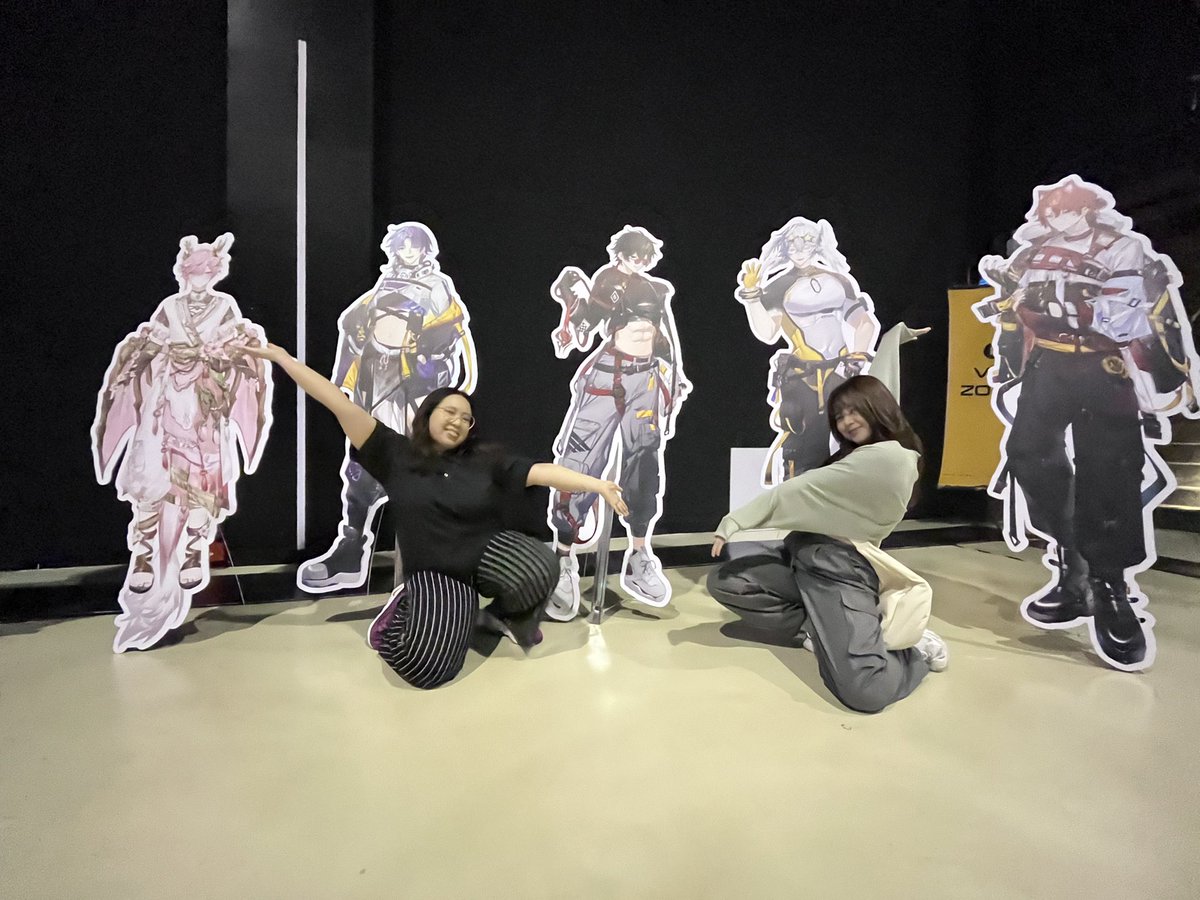 lifeoftezu's tweet photo. they didn't let me take @AveKanehoshii home #vmuse @TEAMCOMFYVT https://t.co/ZSrjCc0n3F
