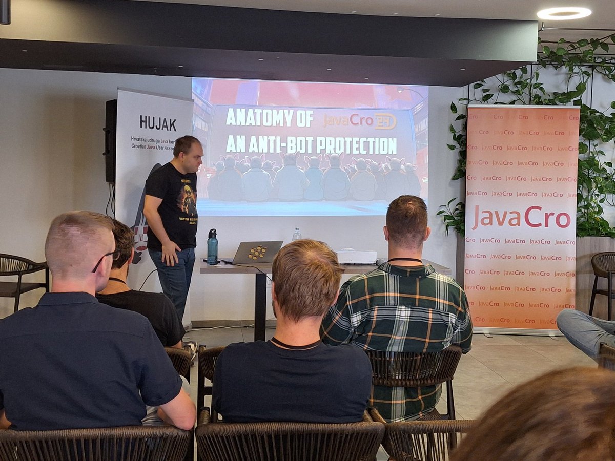 coduinix's tweet image. Next up: &quot;Anatomy of an anti-bot protection&quot; by Fabien Vauchelles at @javacro #javacro24