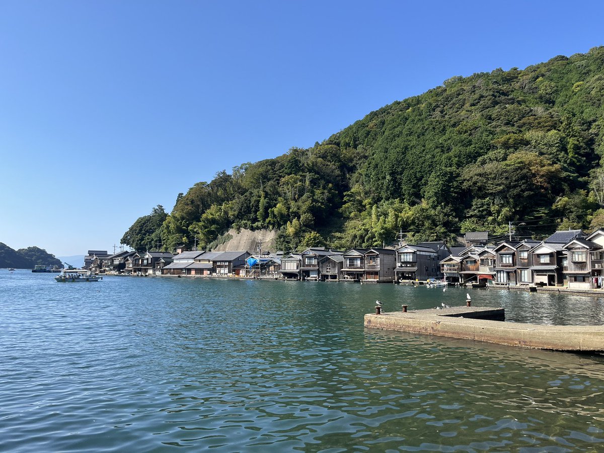 京都府伊根町。
竿無し。エギ無し。
墨跡だらけ。