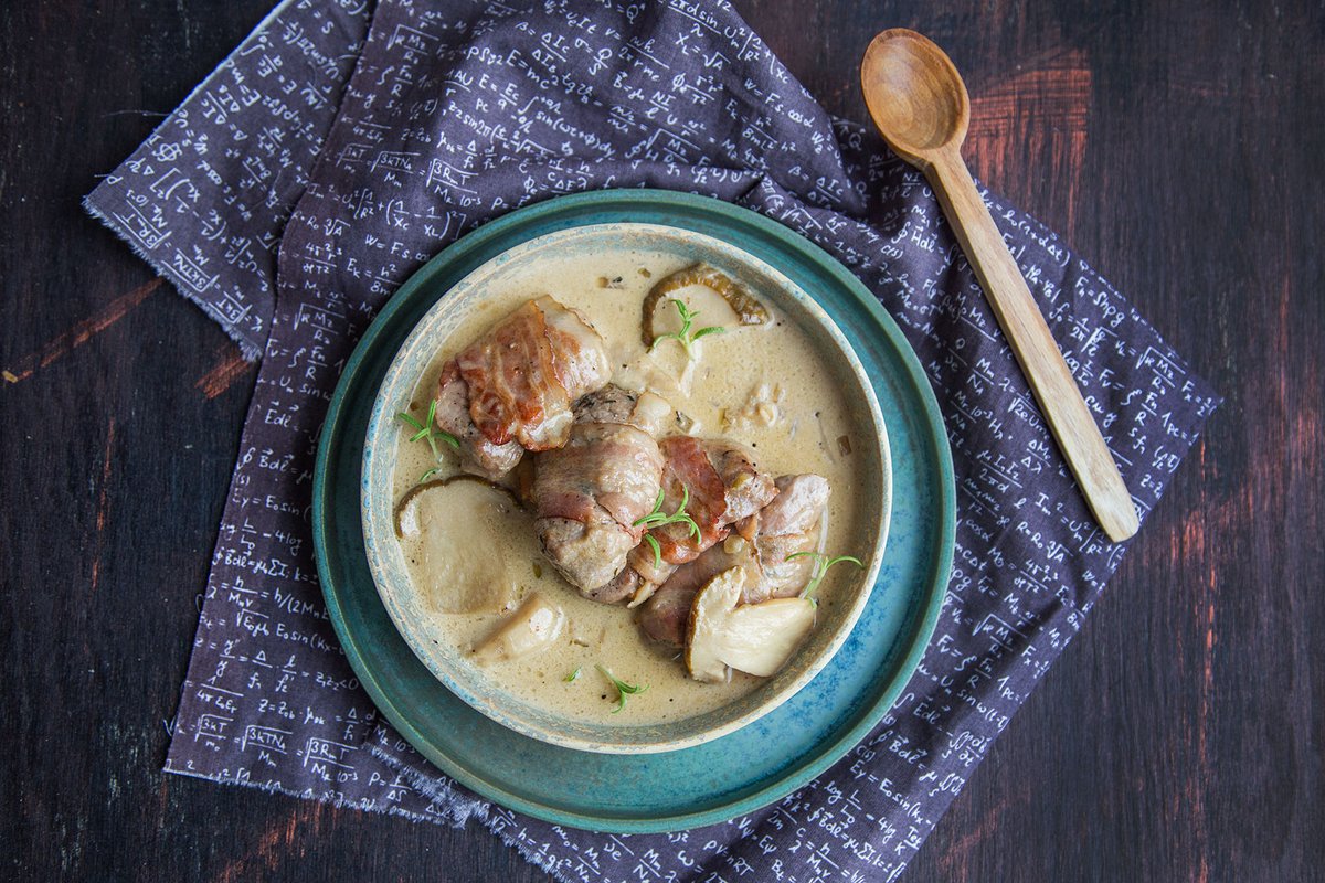Grzybowy sezon w pełni! Ceny borowików wahają się od 45 do 70 zł za kilogram. A jak jest u Was? :)

Zapraszam po aromatyczny przepis na polędwiczkę w sosie grzybowym <3

odczarujgary.pl/poledwiczki-wi…