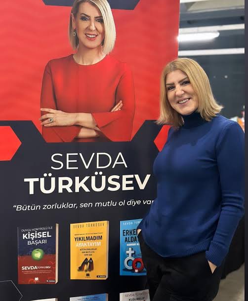 voiceofworldco's tweet photo. Yazar Sevda Türküsev:

“Valeye 1000 lira 2000 lira verenler bunu mevzu yapıyorlar. 

Ülkenin savunması için 750 TL versen ne olur. 

Benden 1500 çeksinler!” https://t.co/36aZknOIcX