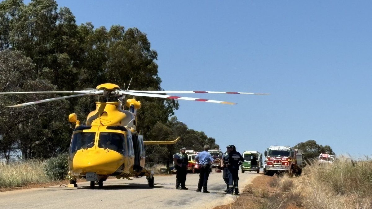 WonganPol's tweet photo. Fantastic multi emergency services response and 2 very lucky patients THANKY YOU SJA, VFRS , RAC RESCUE - awesome ๐๐#fb #sja #vfrs #racrescue -GO WONGAN! https://t.co/VKg0RPvLxq