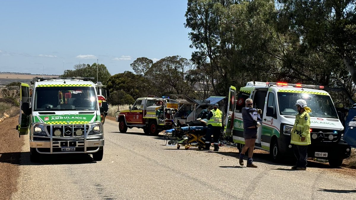 WonganPol's tweet photo. Fantastic multi emergency services response and 2 very lucky patients THANKY YOU SJA, VFRS , RAC RESCUE - awesome ๐๐#fb #sja #vfrs #racrescue -GO WONGAN! https://t.co/VKg0RPvLxq
