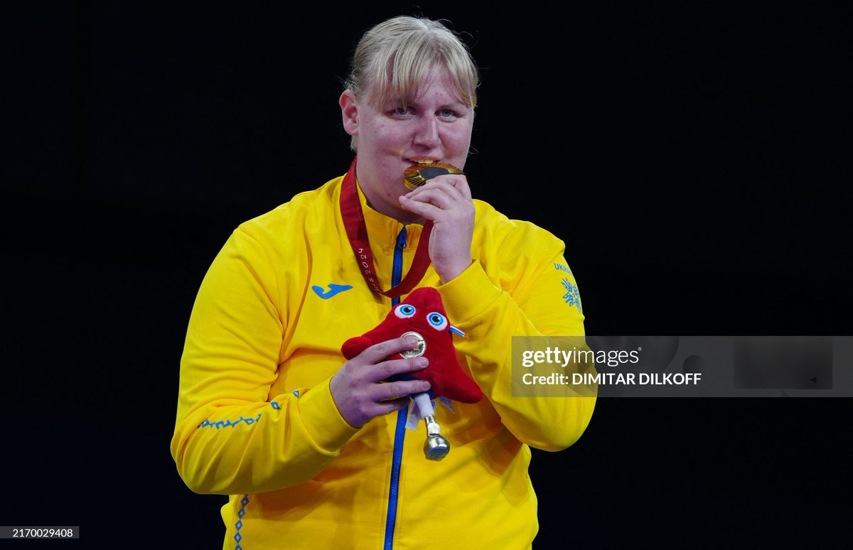 LendasOlimpicas's tweet photo. Anastasiia Harnyk, Ucrânia 🇺🇦.
Campeã Paralímpica.
Judô. +70kg J1, feminino.
Jogos Paralímpicos, Paris 2024.
#anastasiiaharnyk #ukrayïna #Україна #paralympics #lehenda #chempion #dzyudo #judo #zoloto #paris #paralympicgames #ukr #paris2024 https://t.co/sIT8y5AGre